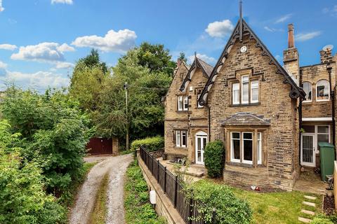 4 bedroom semi-detached house for sale, New North Road, Huddersfield, HD1