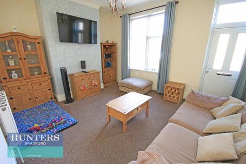 13 Ashfield, Bradford, BD4 9RL