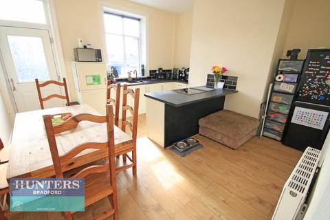 13 Ashfield, Bradford, BD4 9RL