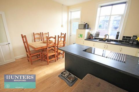 13 Ashfield, Bradford, BD4 9RL