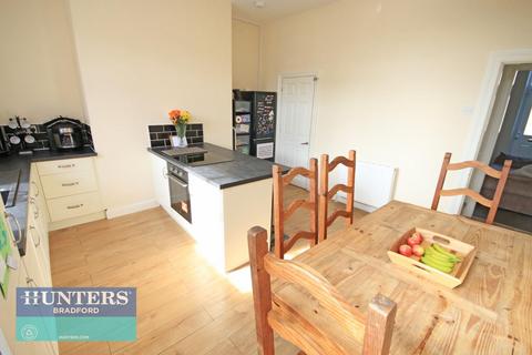 13 Ashfield, Bradford, BD4 9RL