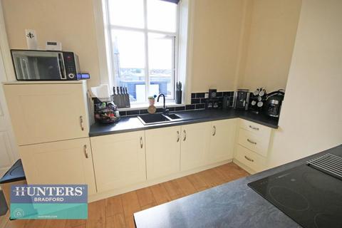 13 Ashfield, Bradford, BD4 9RL