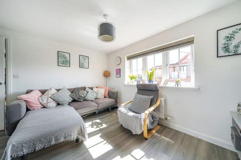 2 bedroom coach house for sale, Saxon Way, Bedford