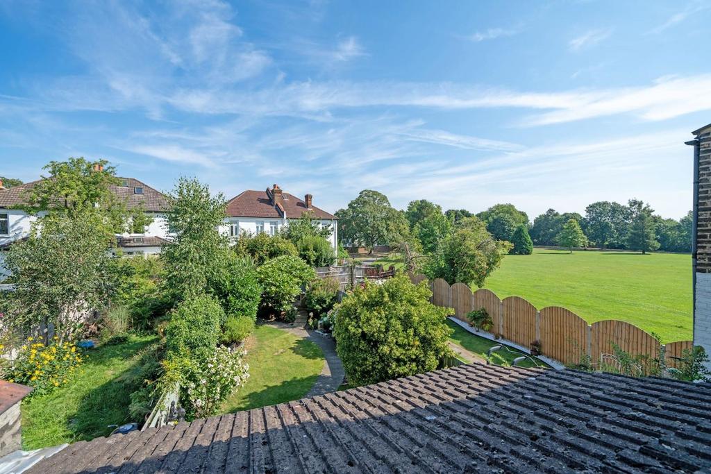 02-cbdd80725 - NS - Prop World - 10 Studland Road -