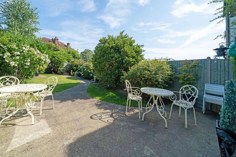 10 Studland Road, London, SE26 5NH