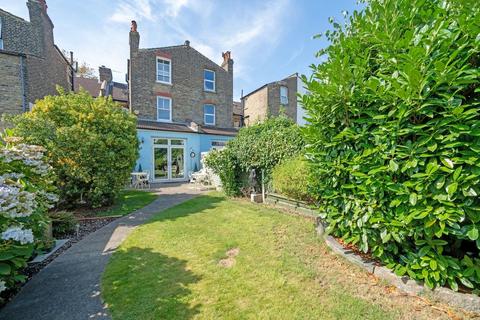 10 Studland Road, London, SE26 5NH