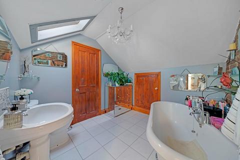 10 Studland Road, London, SE26 5NH