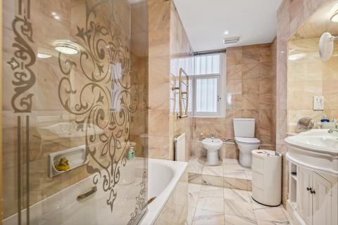 2 bedroom flat for sale, Oakwood Court, Kensington, London