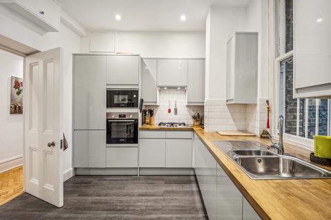 2 bedroom flat for sale, Oakwood Court, Kensington, London