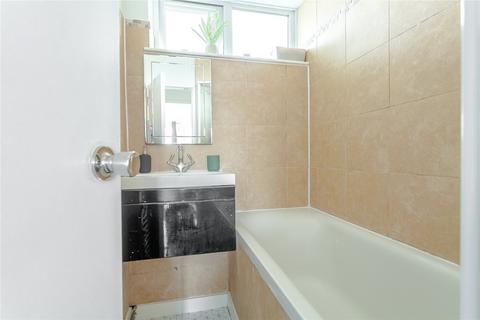 2 bedroom flat for sale, Mavor House, Bryan Street, Islington, London