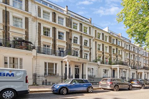 2 bedroom flat to rent, Arundel Square, Islington