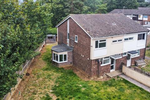 3 bedroom semi-detached house to rent, Beatty Road, Sudbury