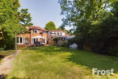 4 bedroom detached house for sale, Garson Lane, Wraysbury, Berkshire, TW19