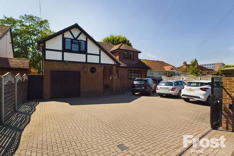 4 bedroom detached house for sale, Garson Lane, Wraysbury, Berkshire, TW19