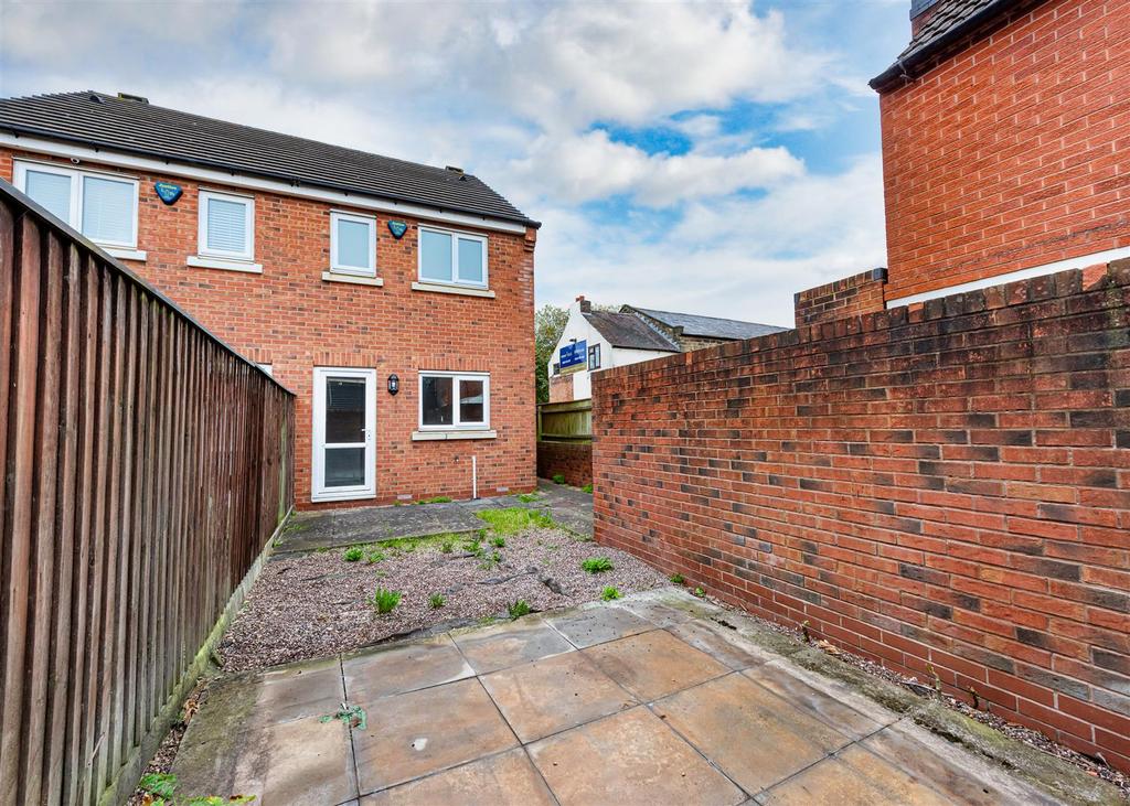1 Brick Street-Garden 1.jpg