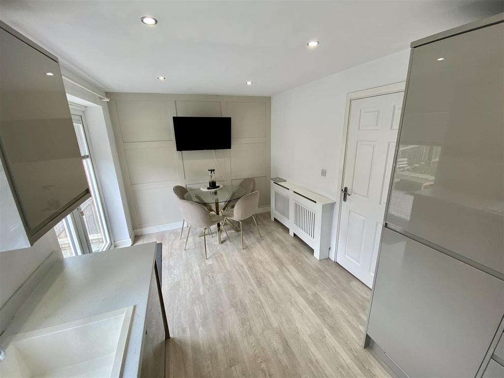 Open Plan Kitchen and Dining Room