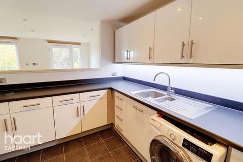 2 bedroom flat for sale, Walton Road, LONDON