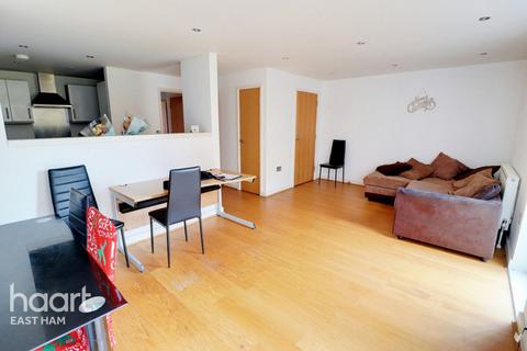 2 bedroom flat for sale, Walton Road, LONDON