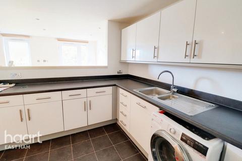 2 bedroom flat for sale, Walton Road, LONDON