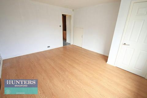 3 bedroom semi-detached house for sale, Thornsgill Avenue Cutler Heights, Bradford, West Yorkshire, BD4 9JS