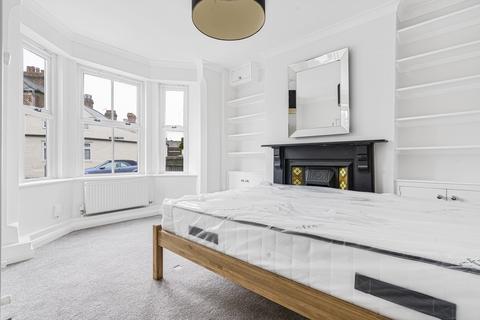 3 bedroom semi-detached house to rent, TEMPLE ROAD, COWLEY, OX4