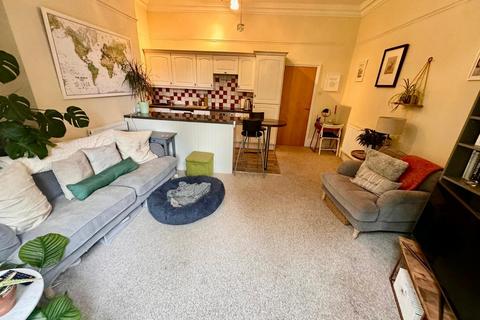 1 bedroom flat to rent, Wells Walk, Ilkley, West Yorkshire, UK, LS29