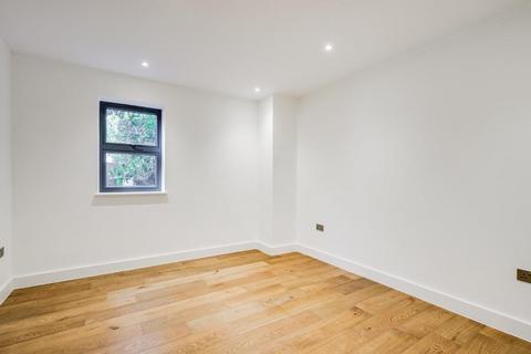 1 bedroom apartment to rent, Marquis Court, Marquis Road, Kings Cross NW1