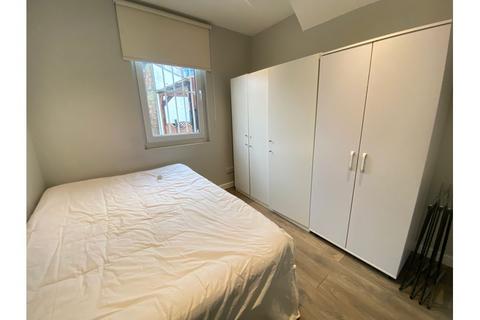 1 bedroom flat to rent, Kennington Lane, Vauxhall SE11