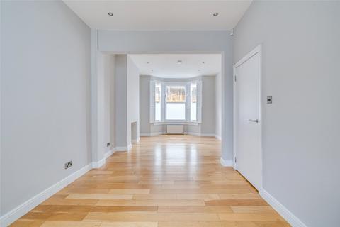 4 bedroom terraced house to rent, Pellant Road, London, SW6