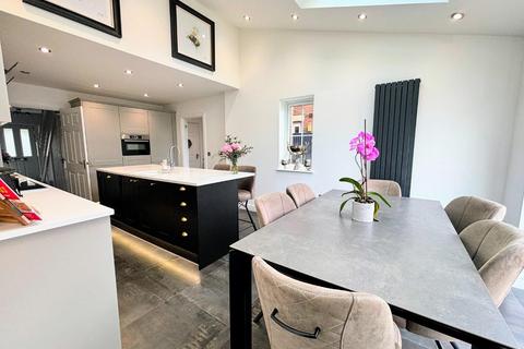 27 The Spinney, Grange Park, Northampton, NN4 5BT