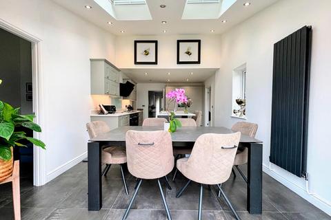 27 The Spinney, Grange Park, Northampton, NN4 5BT