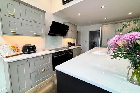 27 The Spinney, Grange Park, Northampton, NN4 5BT