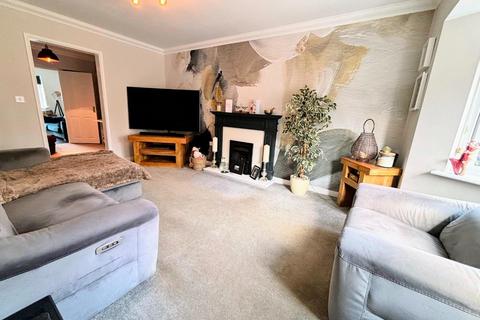 27 The Spinney, Grange Park, Northampton, NN4 5BT