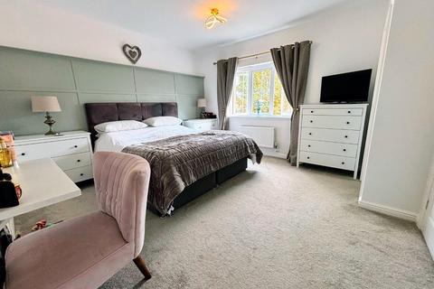 27 The Spinney, Grange Park, Northampton, NN4 5BT