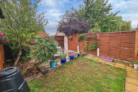 3 bedroom semi-detached house for sale, Trent Way, Leighton Buzzard