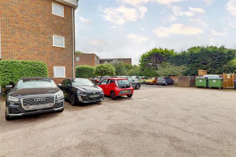 1 bedroom flat for sale, Helen Court, Mill Road, Worthing BN11