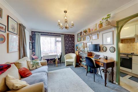 1 bedroom flat for sale, Helen Court, Mill Road, Worthing BN11