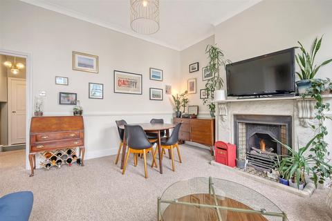 8c Adolphus Road, London, N4 2AZ