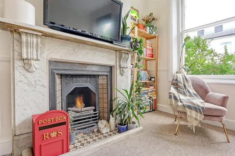8c Adolphus Road, London, N4 2AZ
