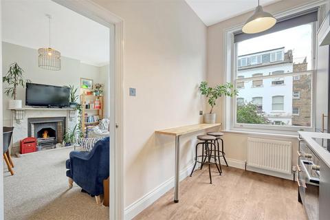 8c Adolphus Road, London, N4 2AZ
