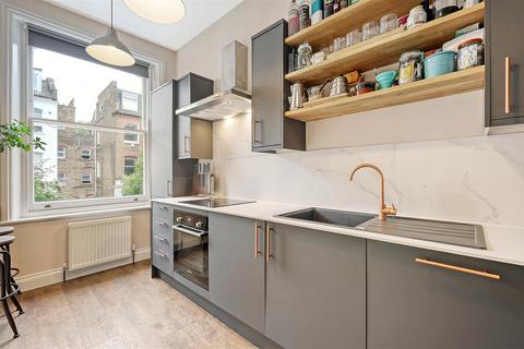 8c Adolphus Road, London, N4 2AZ