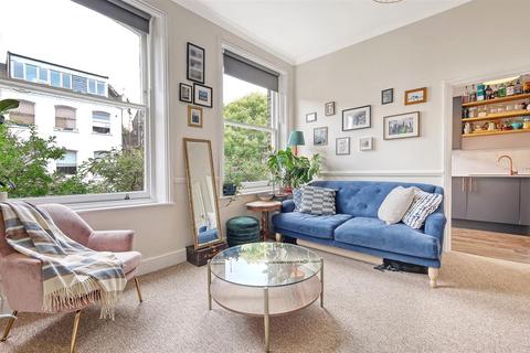 8c Adolphus Road, London, N4 2AZ