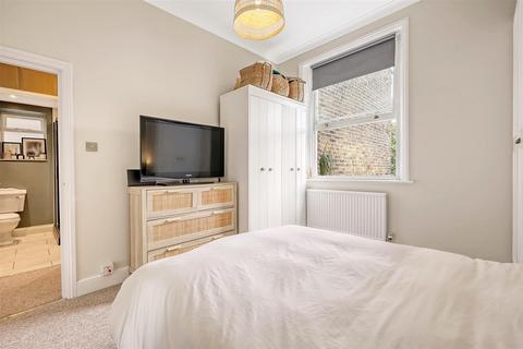 8c Adolphus Road, London, N4 2AZ