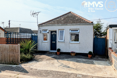 2 bedroom bungalow for sale, Lanchester Avenue, Jaywick, Clacton-on-Sea