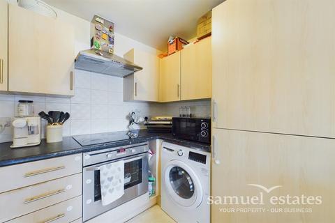 2 bedroom flat for sale, Park Road, Colliers Wood, London, SW19