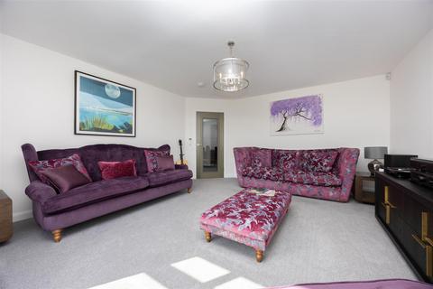 4 bedroom detached bungalow for sale, Craigenhill Park Drive, Carluke