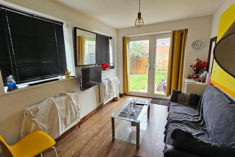 2 bedroom flat for sale, Strode Road, Willesden, London