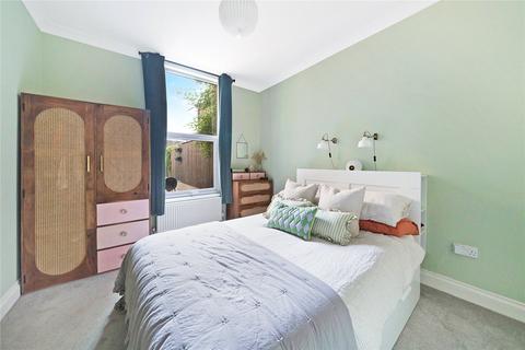 2 bedroom flat for sale, Hoe Street, Walthamstow, London, E17