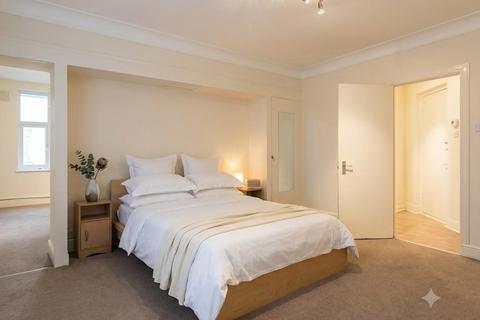 2 bedroom flat to rent, The Broadway, Mill Hill, NW7