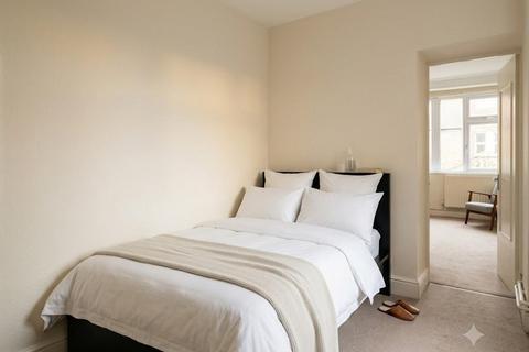 2 bedroom flat to rent, The Broadway, Mill Hill, NW7